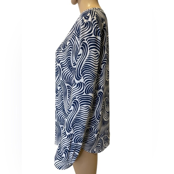 Ann Taylor Navy and White Patterned Women's Top size S - Picture 3 of 4